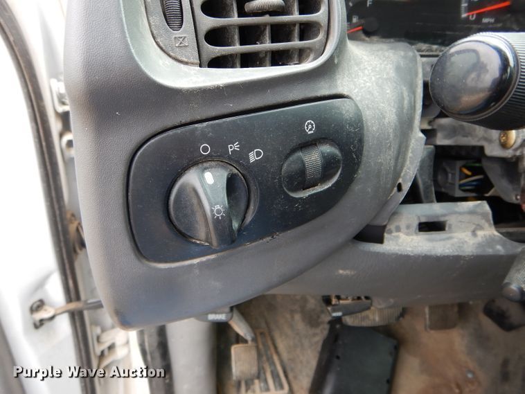 image for item FI9690 2000 Ford F150 SuperCab pickup truck