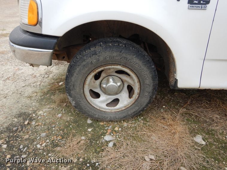 image for item FI9690 2000 Ford F150 SuperCab pickup truck