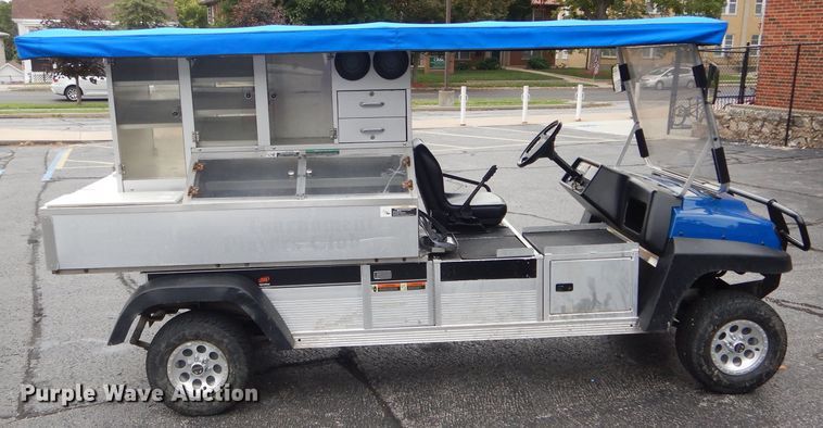 image for item FI9696 2005 Club Car food/beverage cart