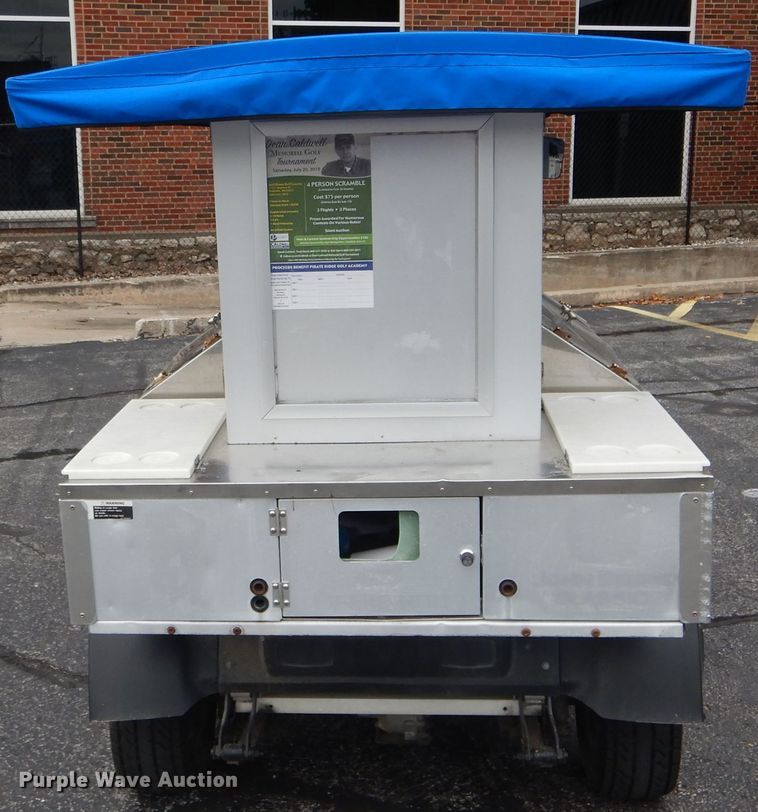 image for item FI9696 2005 Club Car food/beverage cart