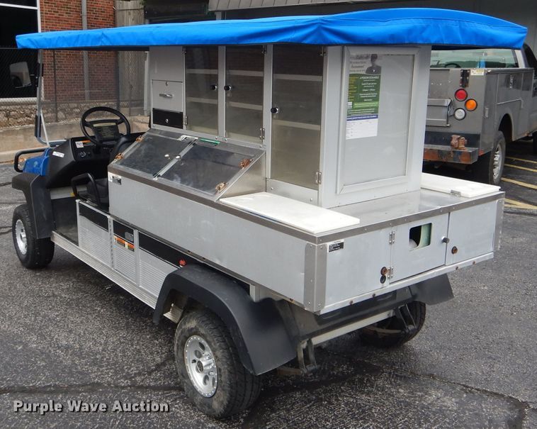 image for item FI9696 2005 Club Car food/beverage cart