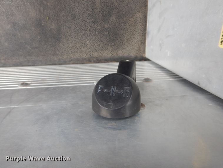 image for item FI9696 2005 Club Car food/beverage cart