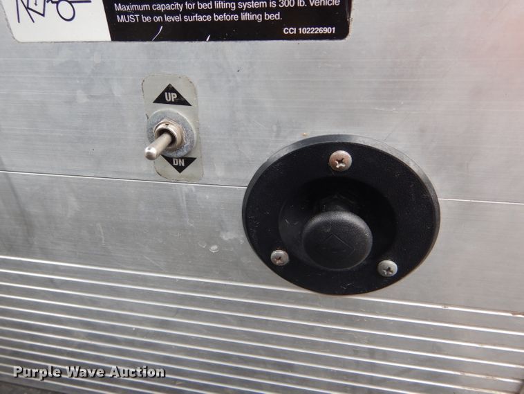 image for item FI9696 2005 Club Car food/beverage cart