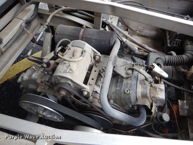 image for item FI9696 2005 Club Car food/beverage cart