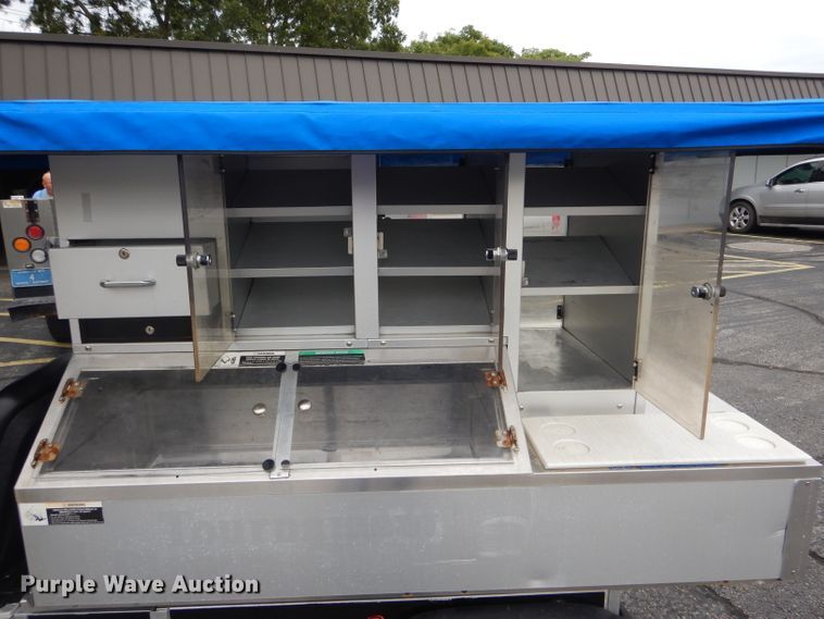 image for item FI9696 2005 Club Car food/beverage cart