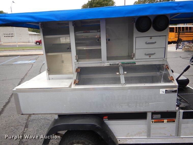 image for item FI9696 2005 Club Car food/beverage cart