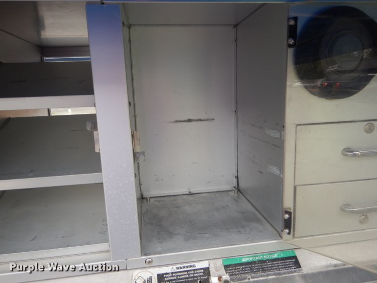 image for item FI9696 2005 Club Car food/beverage cart