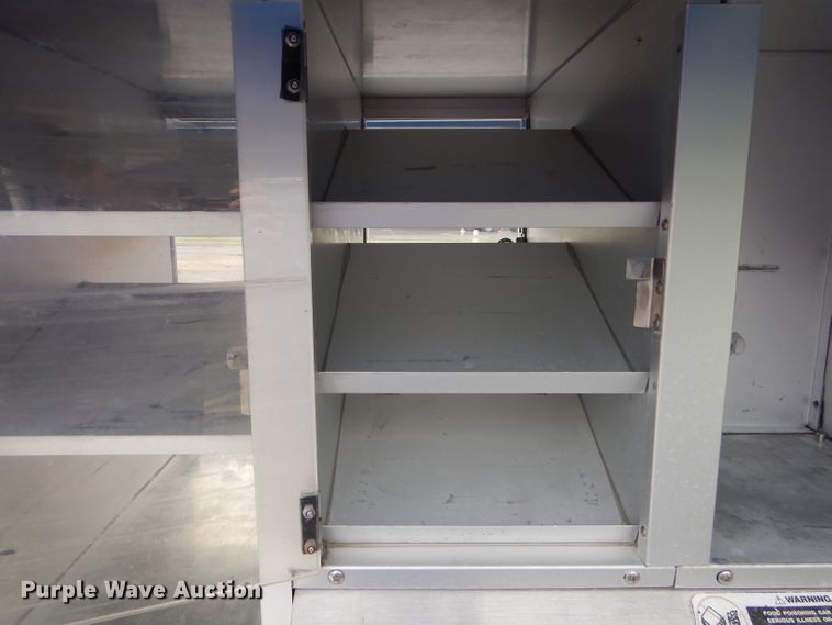 image for item FI9696 2005 Club Car food/beverage cart