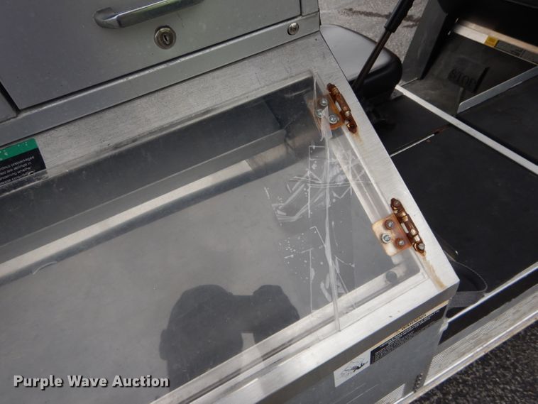 image for item FI9696 2005 Club Car food/beverage cart