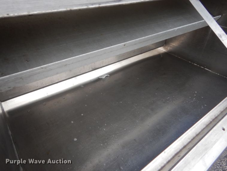 image for item FI9696 2005 Club Car food/beverage cart