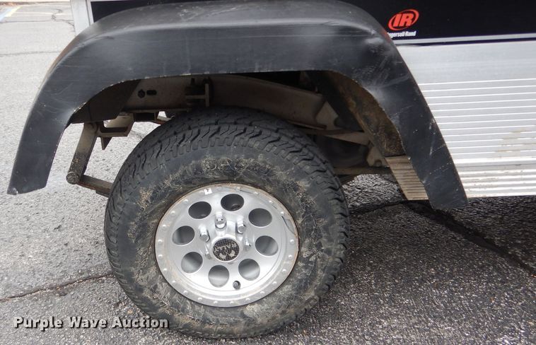 image for item FI9696 2005 Club Car food/beverage cart