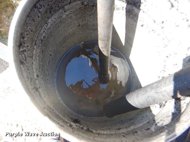 image for item FJ9758 Shop built used oil reclamation trailer