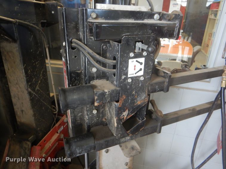 image for item FJ9776 Coats APX90A tire changer