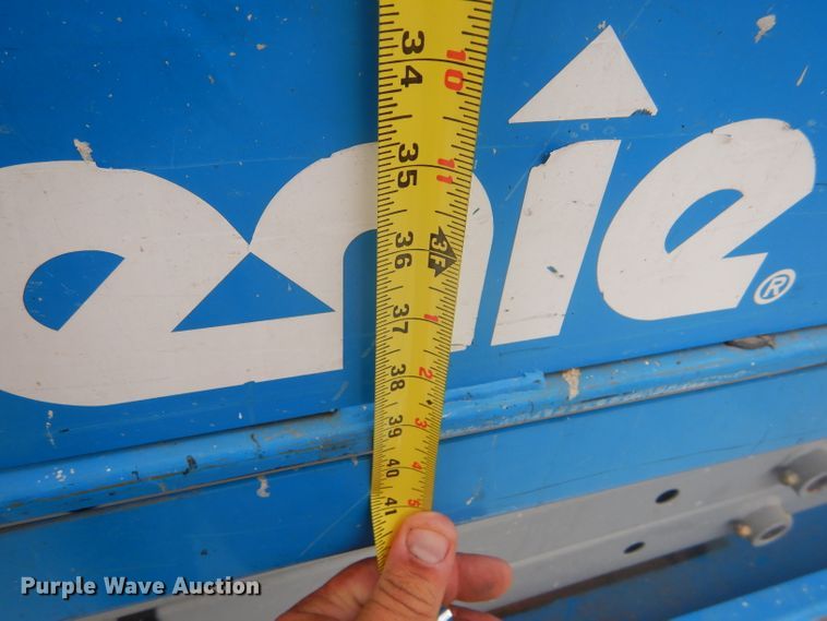 image for item FJ9779 2004 Genie GS1930 scissor lift