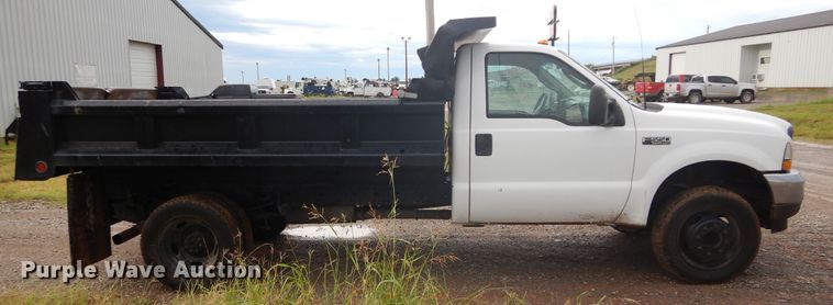 image for item FK9764 2003 Ford F550 dump truck