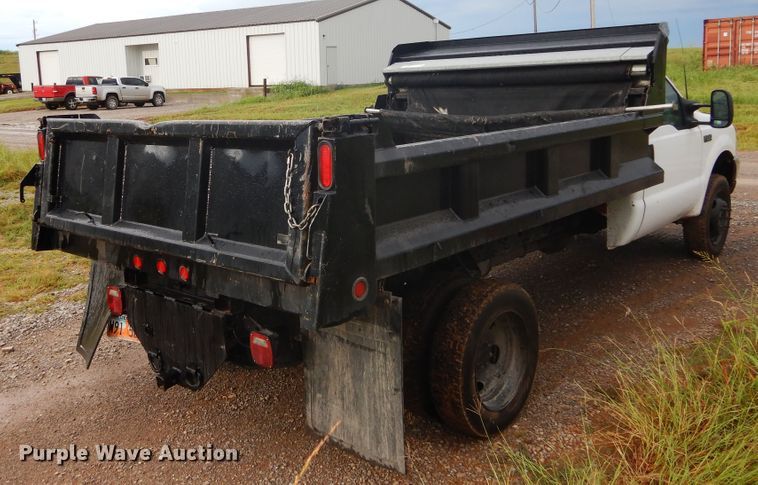 image for item FK9764 2003 Ford F550 dump truck