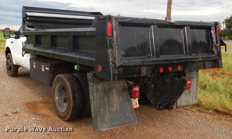 image for item FK9764 2003 Ford F550 dump truck