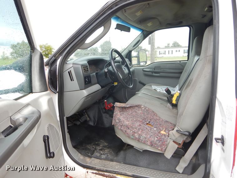 image for item FK9764 2003 Ford F550 dump truck