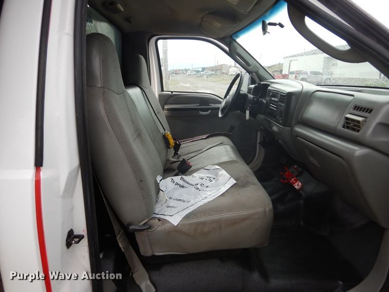 image for item FK9764 2003 Ford F550 dump truck