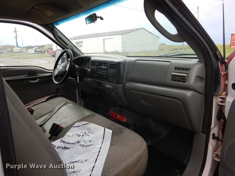 image for item FK9764 2003 Ford F550 dump truck