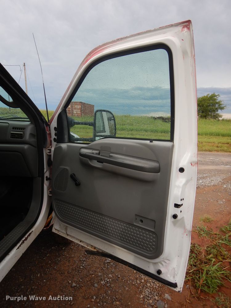 image for item FK9764 2003 Ford F550 dump truck