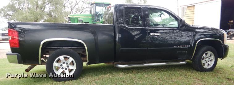 image for item FK9835 2007 Chevrolet Silverado 1500 Ext. Cab pickup truck