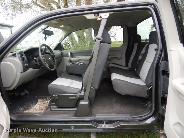 image for item FK9835 2007 Chevrolet Silverado 1500 Ext. Cab pickup truck