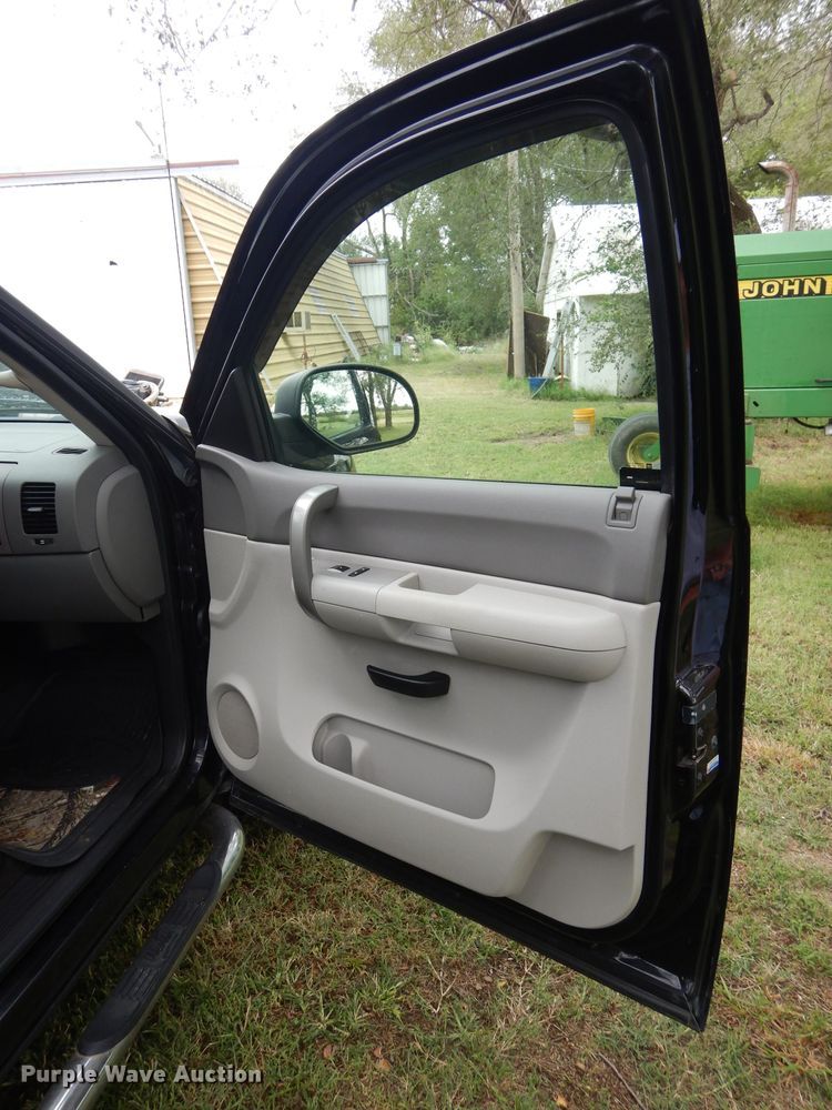 image for item FK9835 2007 Chevrolet Silverado 1500 Ext. Cab pickup truck