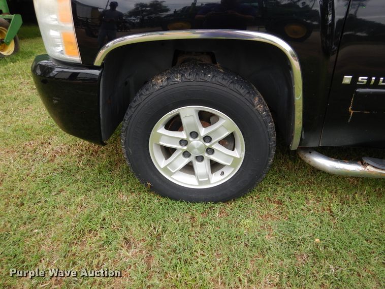image for item FK9835 2007 Chevrolet Silverado 1500 Ext. Cab pickup truck