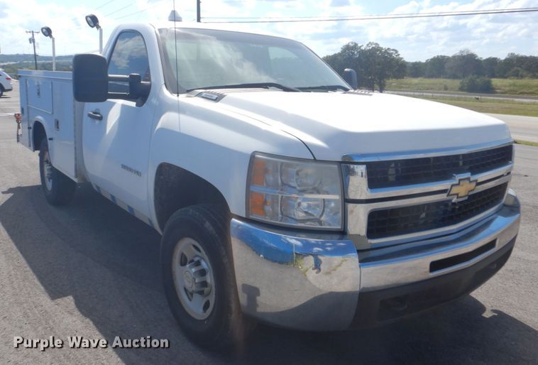 image for item FT9493 2010 Chevrolet Silverado 2500HD utility bed pickup truck