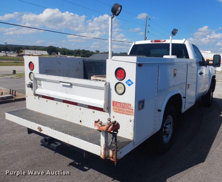 image for item FT9493 2010 Chevrolet Silverado 2500HD utility bed pickup truck