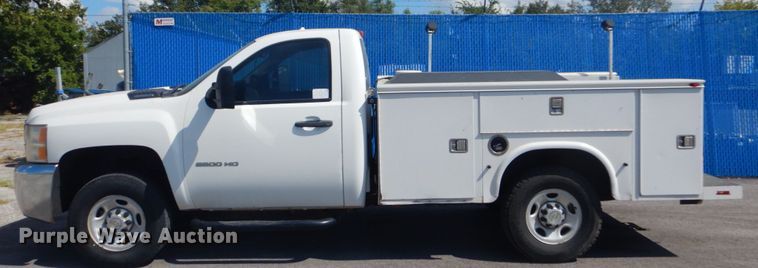 image for item FT9493 2010 Chevrolet Silverado 2500HD utility bed pickup truck