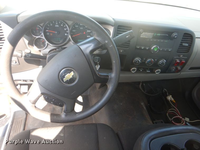 image for item FT9493 2010 Chevrolet Silverado 2500HD utility bed pickup truck