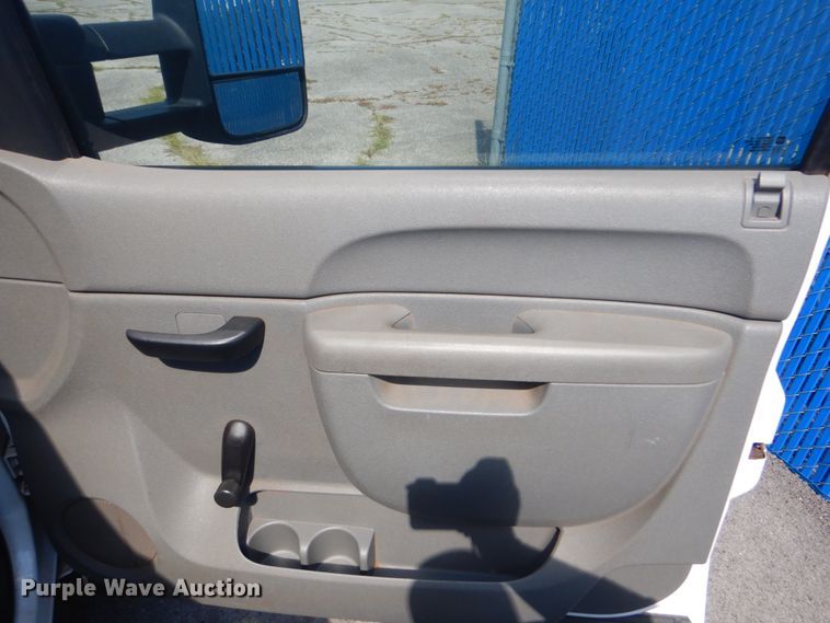 image for item FT9493 2010 Chevrolet Silverado 2500HD utility bed pickup truck