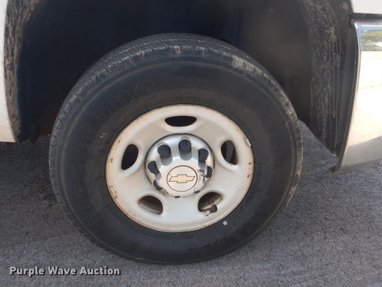 image for item FT9493 2010 Chevrolet Silverado 2500HD utility bed pickup truck