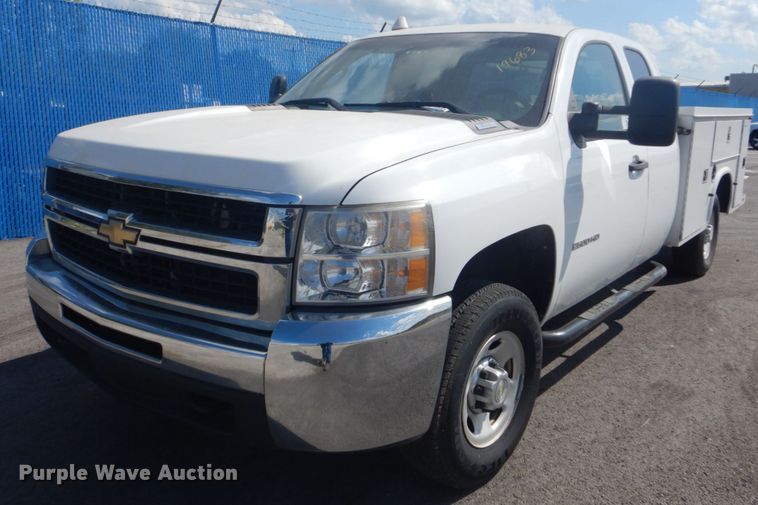 image for item FT9494 2010 Chevrolet Silverado 2500HD Ext. Cab utility bed pickup truck