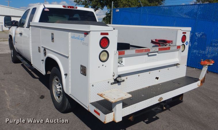 image for item FT9494 2010 Chevrolet Silverado 2500HD Ext. Cab utility bed pickup truck