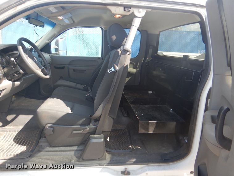 image for item FT9494 2010 Chevrolet Silverado 2500HD Ext. Cab utility bed pickup truck