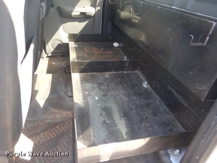 image for item FT9494 2010 Chevrolet Silverado 2500HD Ext. Cab utility bed pickup truck