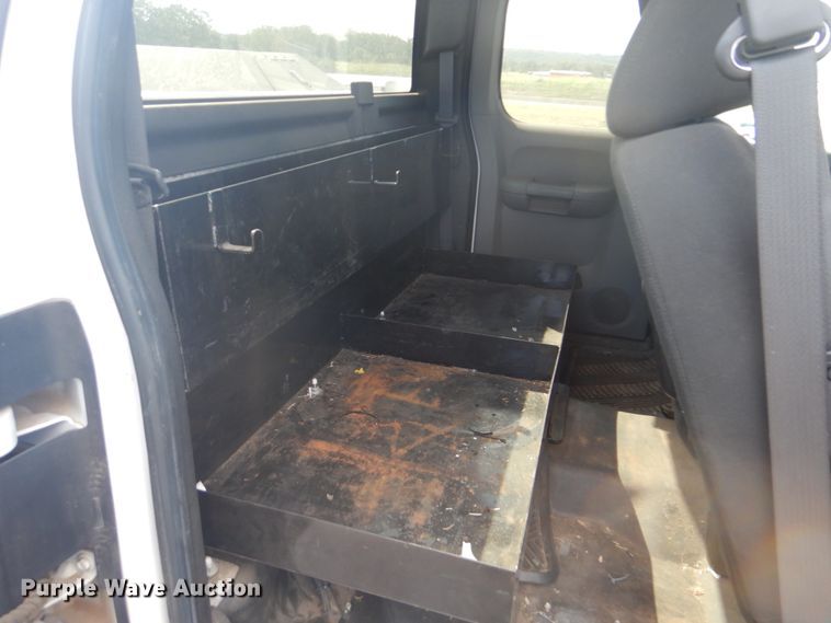 image for item FT9494 2010 Chevrolet Silverado 2500HD Ext. Cab utility bed pickup truck