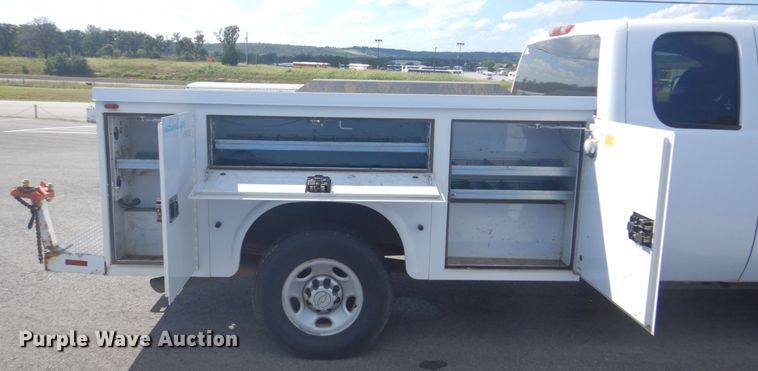 image for item FT9494 2010 Chevrolet Silverado 2500HD Ext. Cab utility bed pickup truck