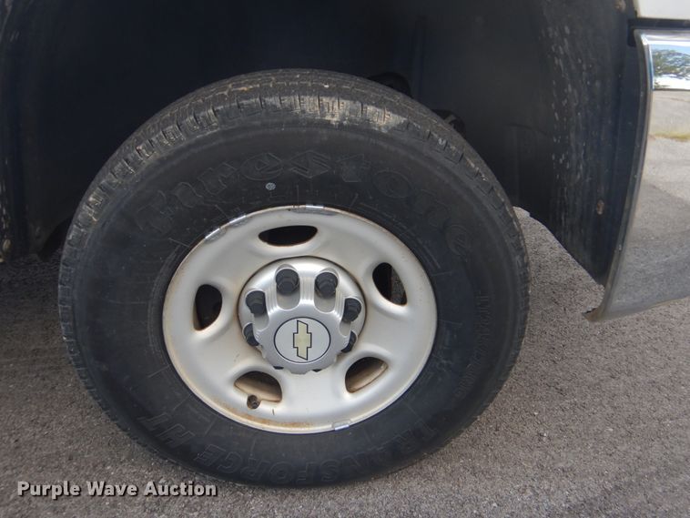 image for item FT9494 2010 Chevrolet Silverado 2500HD Ext. Cab utility bed pickup truck