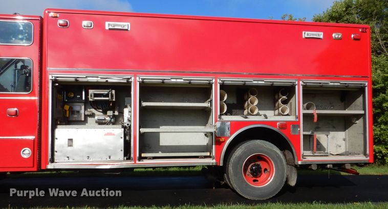 image for item FU9501 2000 Pierce rescue vehicle