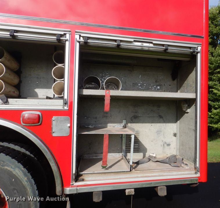 image for item FU9501 2000 Pierce rescue vehicle