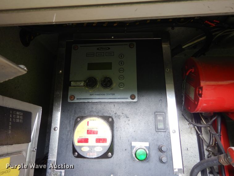 image for item FU9501 2000 Pierce rescue vehicle