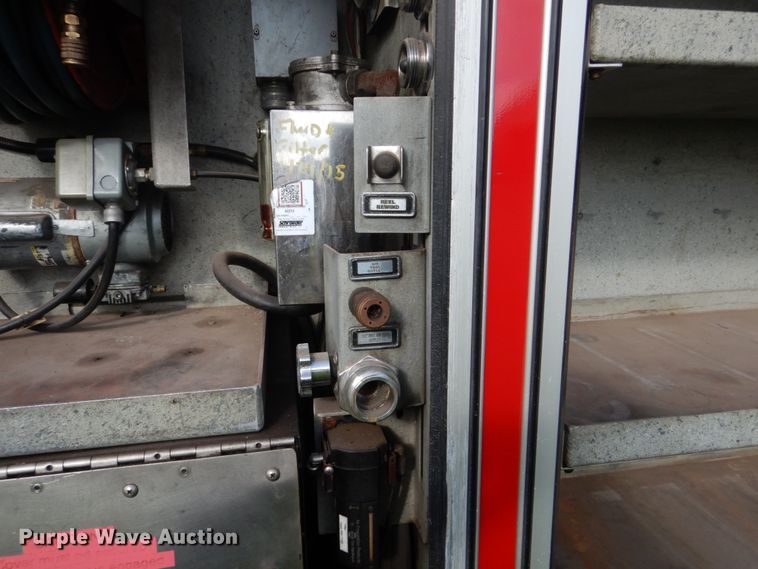 image for item FU9501 2000 Pierce rescue vehicle