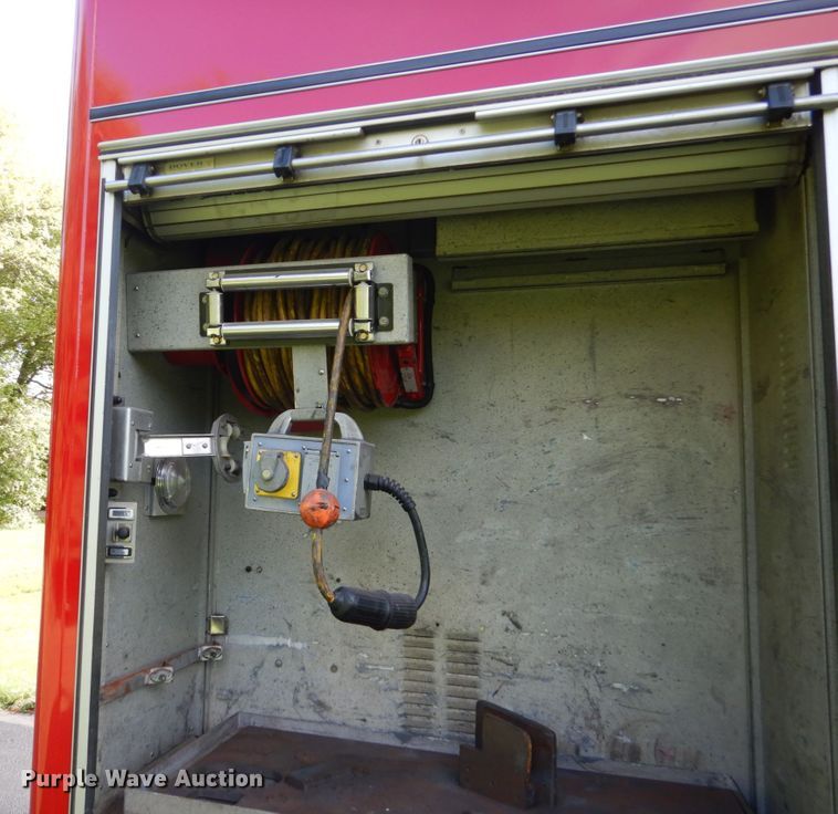 image for item FU9501 2000 Pierce rescue vehicle