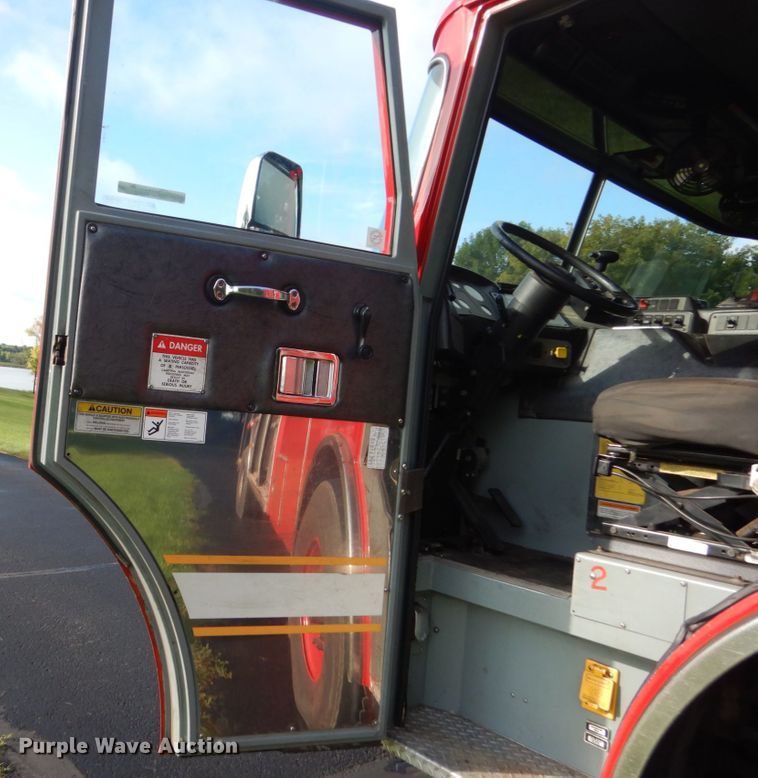 image for item FU9501 2000 Pierce rescue vehicle