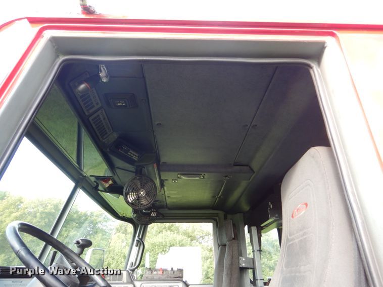 image for item FU9501 2000 Pierce rescue vehicle