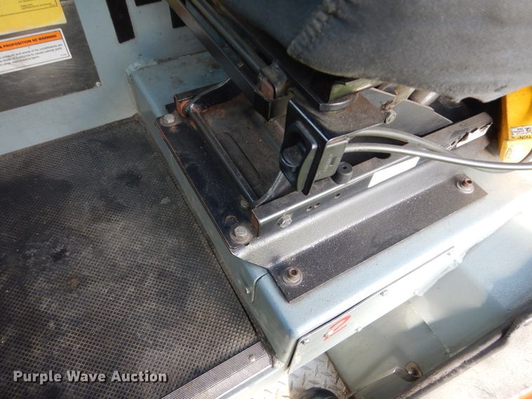 image for item FU9501 2000 Pierce rescue vehicle